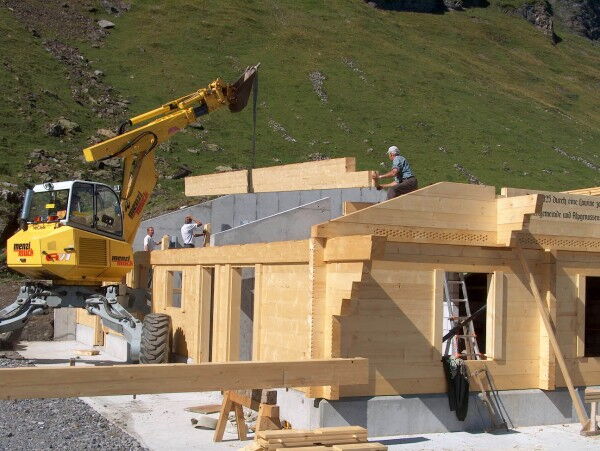 Wiederaufbau Alphütte