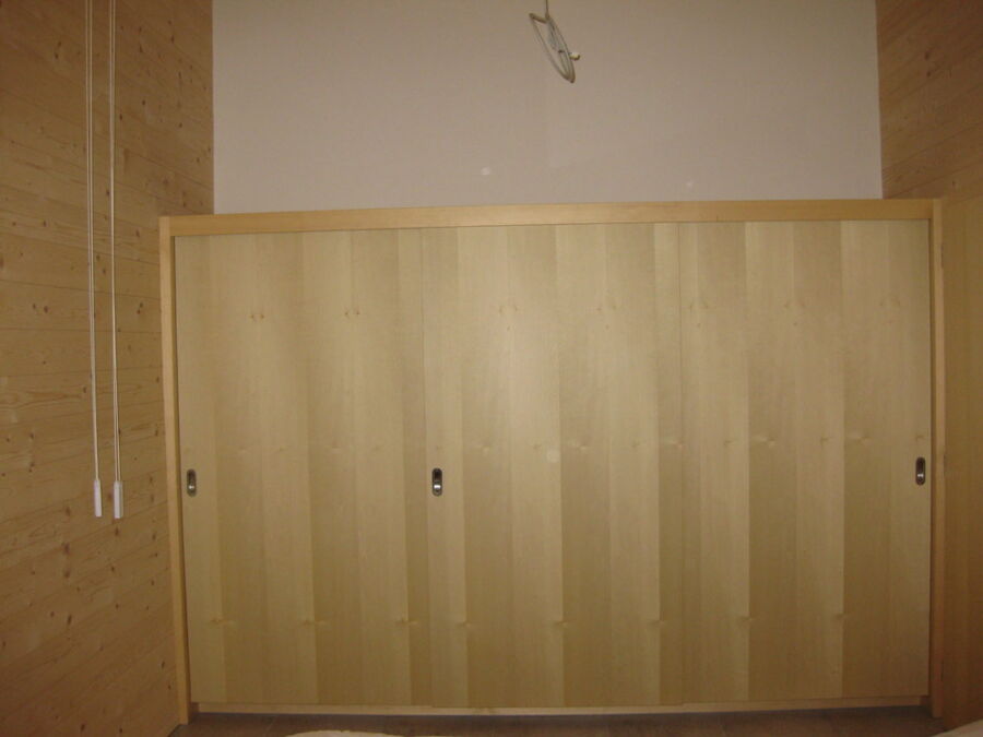 Zimmerschrank-glatt-schiebeturen-6.jpg