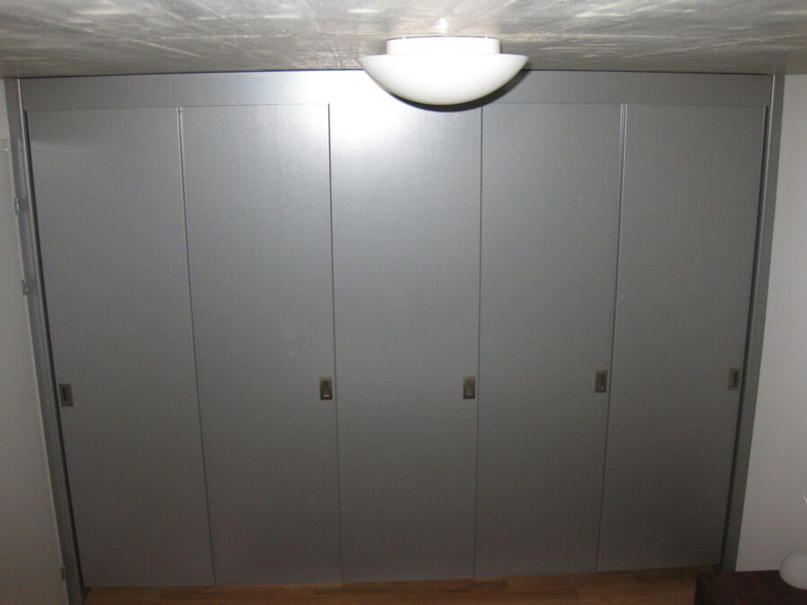 einbauschrank-glatt-schiebeturen-5.jpg