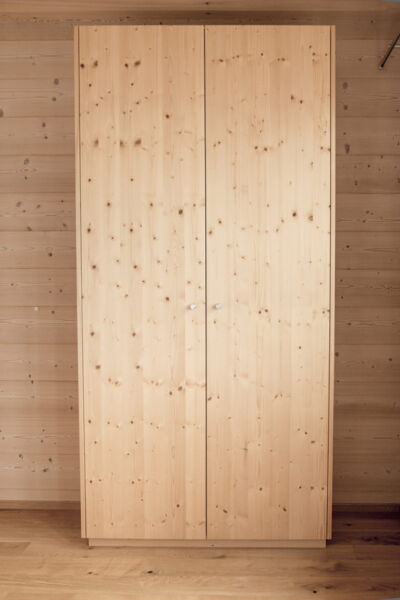 zimmerschrank-glatt-3.jpg